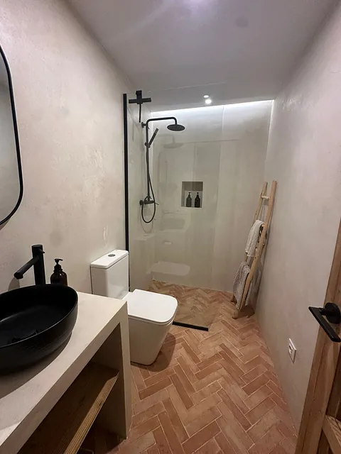 Reformas Obrasmaestrat baño con iluminación 